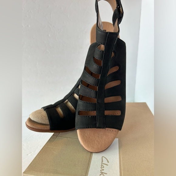 Clark’s NOBValerie Shelly Black Nubuck Leather Sandals - Picture 1 of 9
